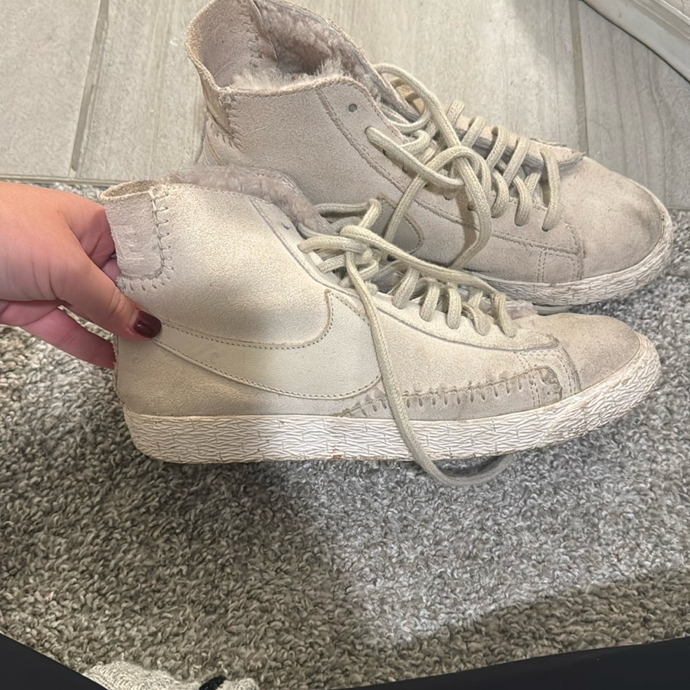 Women’s Nike Blazers Size 7